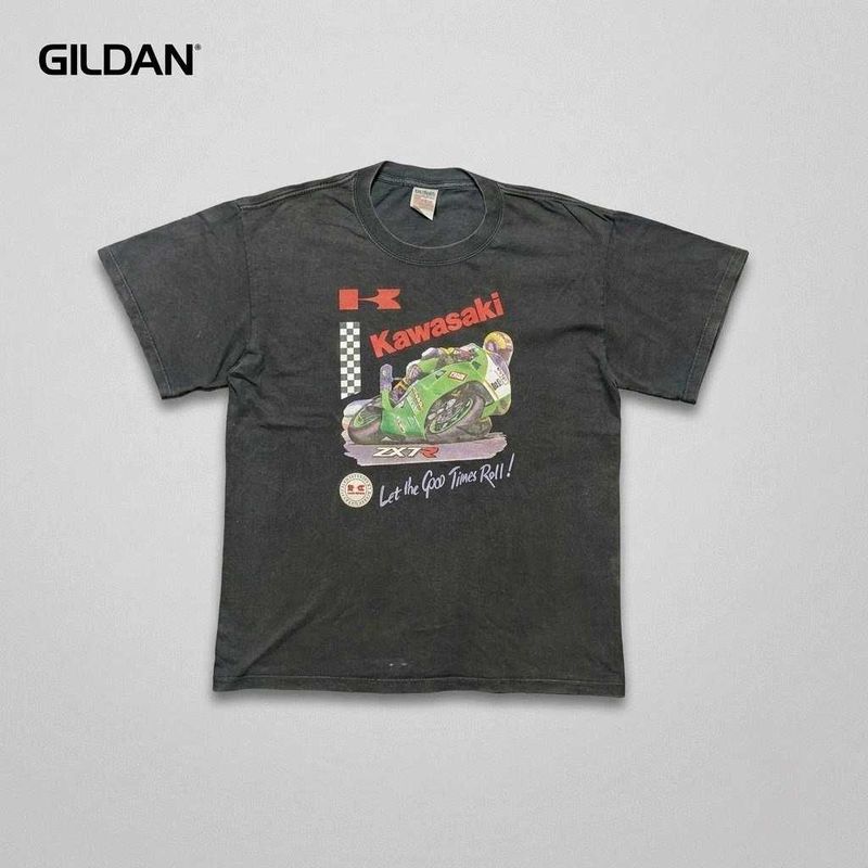 Kawasaki 'ZX-7R' Vintage Racing Motorcycle T-Shirt