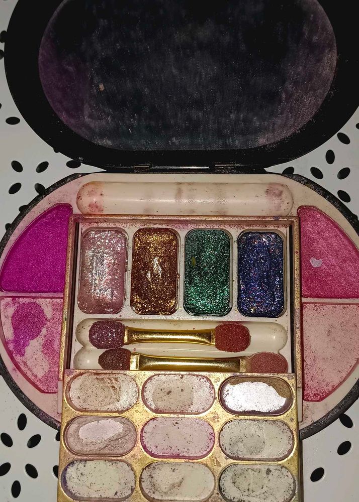 Sparkling Eyeshadow Palette