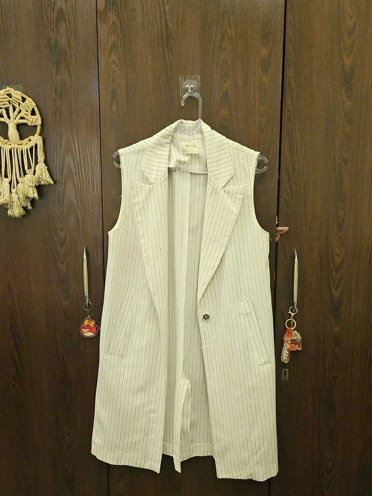Chic Striped Sleeveless Blazer