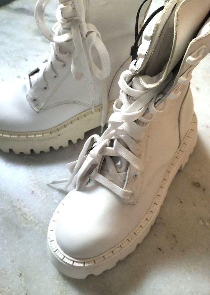 Zara brand new White Boots calf length