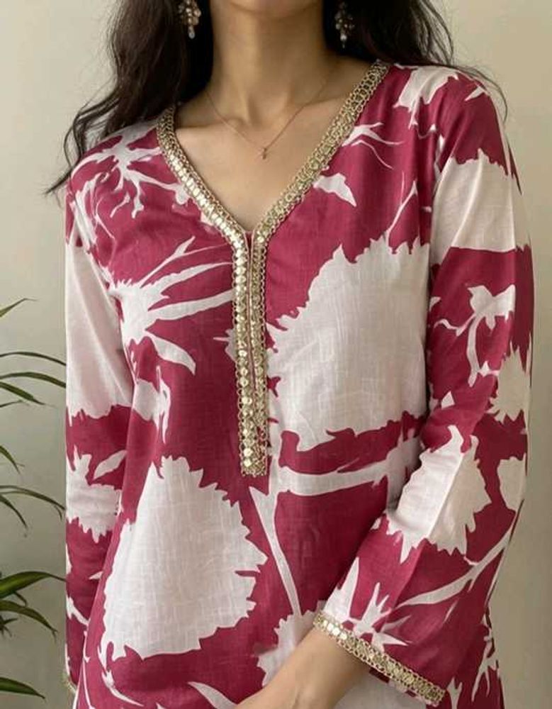 Maroon &amp; White Floral Kurta