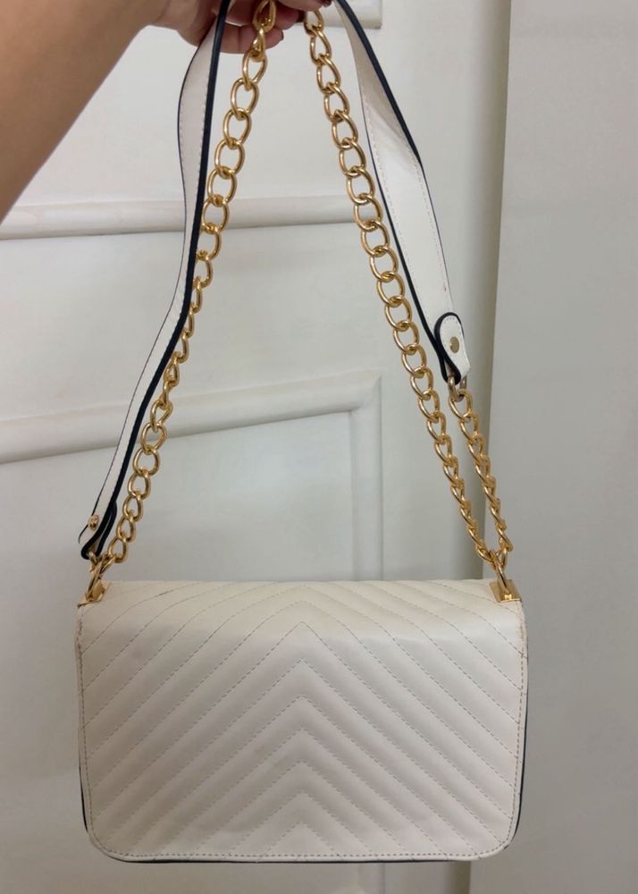 Quilted White Chain Shoulder Bag