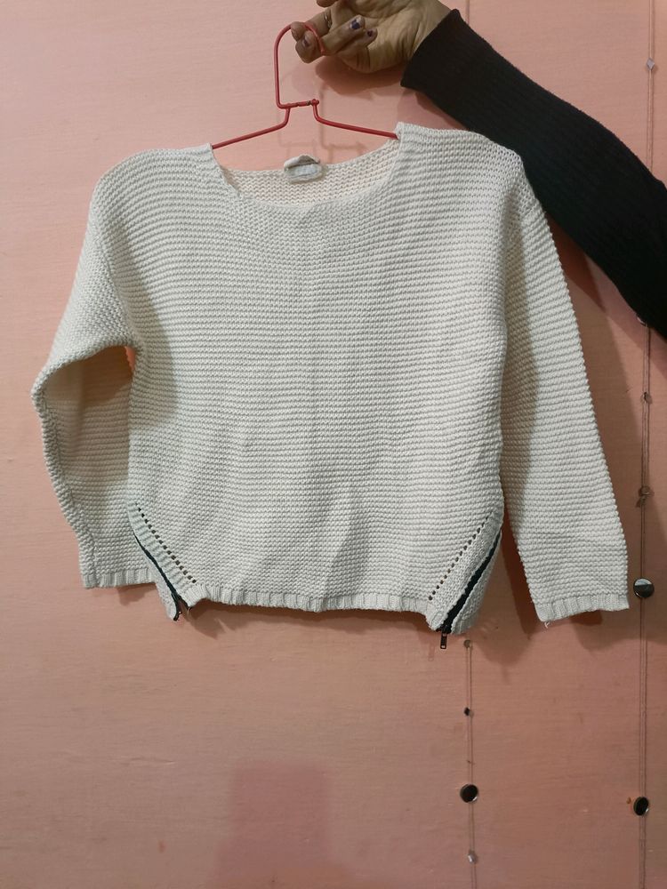 (Price Drop)New Korean Crop Woolen Sweater