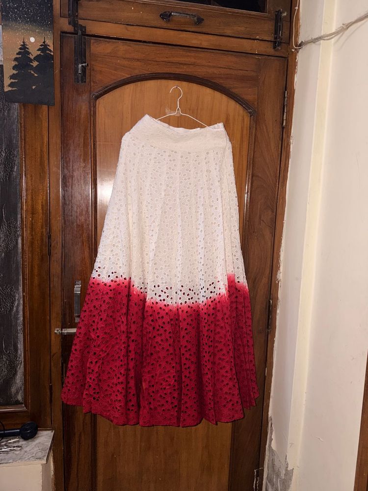 Chic White &amp; Red Lace Skirt