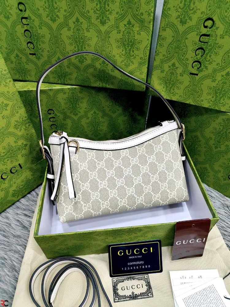 GUCCI* *GG EMBLEM SMALL SHOULDER BAG*WD BOX