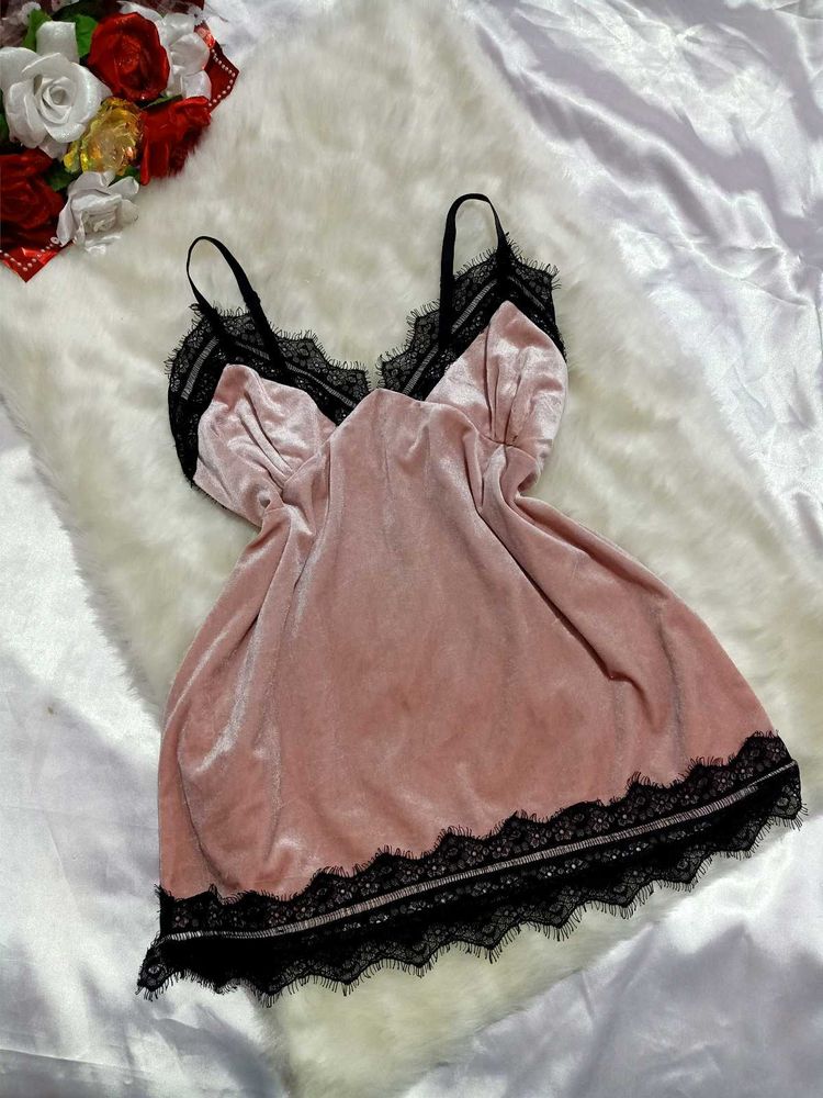 🌺Pink Velvet Lace Cami🌺