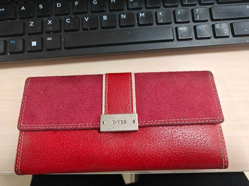 Red B-YES wallet