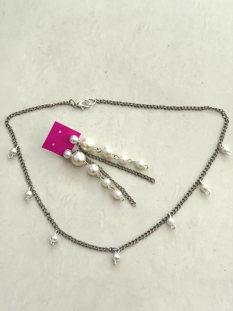 Neckpiece with Pearl Drops And Earrings