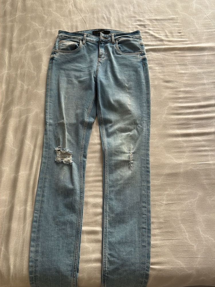 Vero Moda Light Wash Slim Fit Ripped Jeans