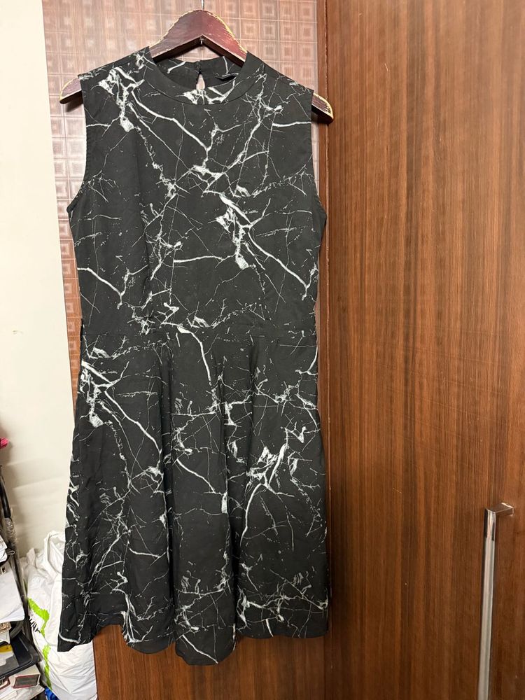 Marble Print Black Dress 🖤