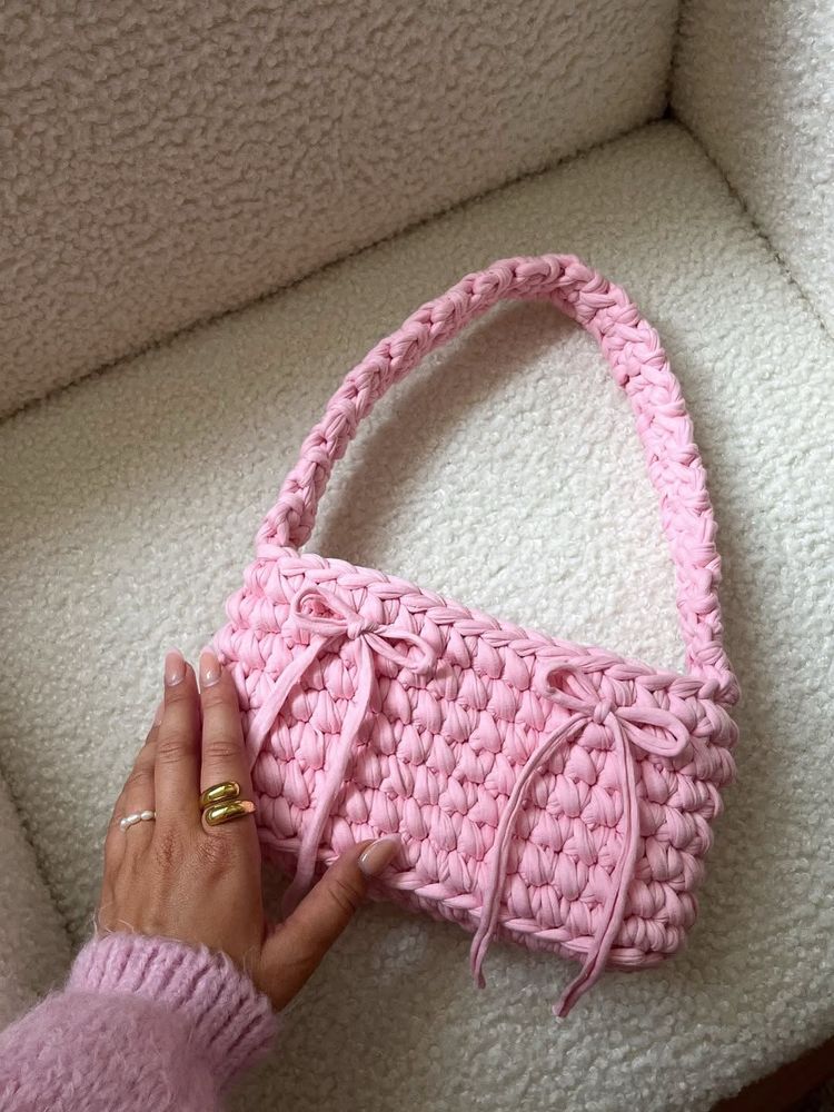 Chic Pink Crochet Shoulder Bag