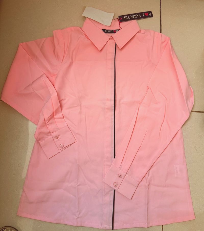 Chic Pink Collared Button-Up Shirt