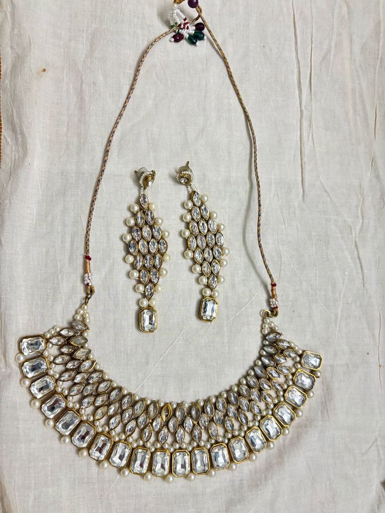 Exquisite Kundan Necklace &amp; Earring Set