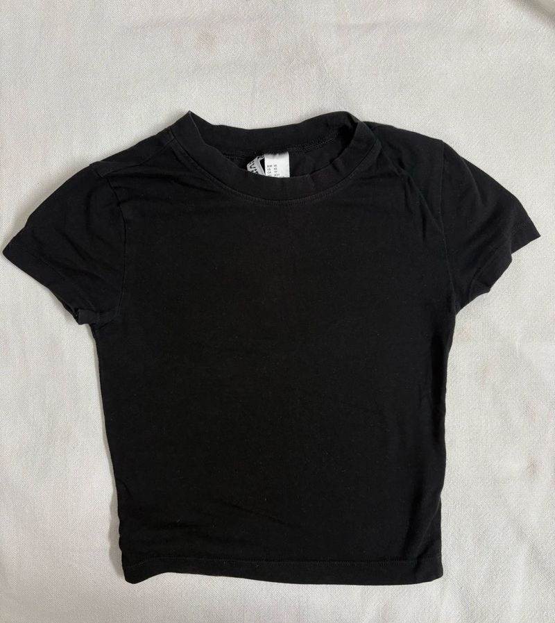 H&amp;M Classic Black Crop top