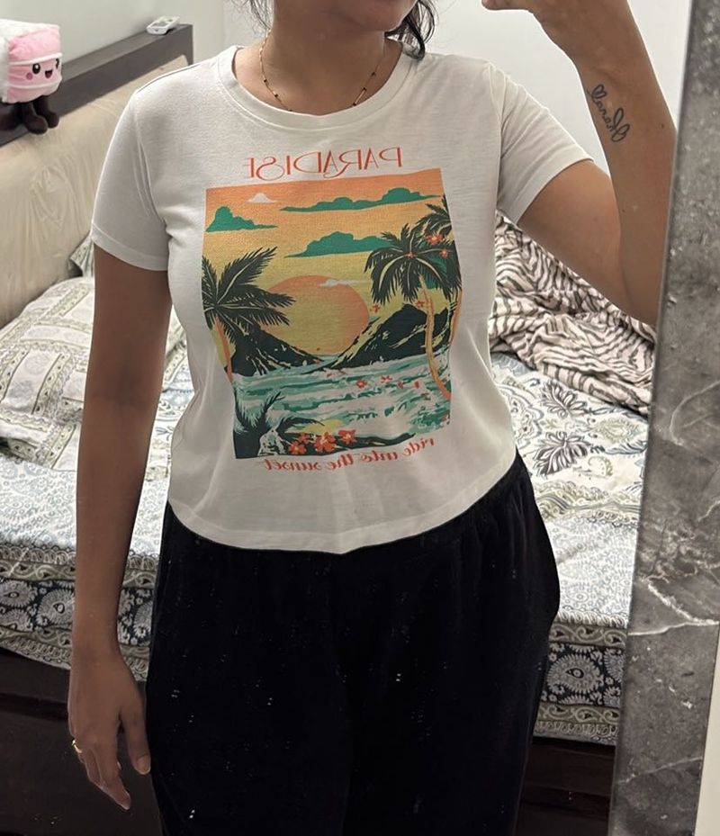 white Tshirt top