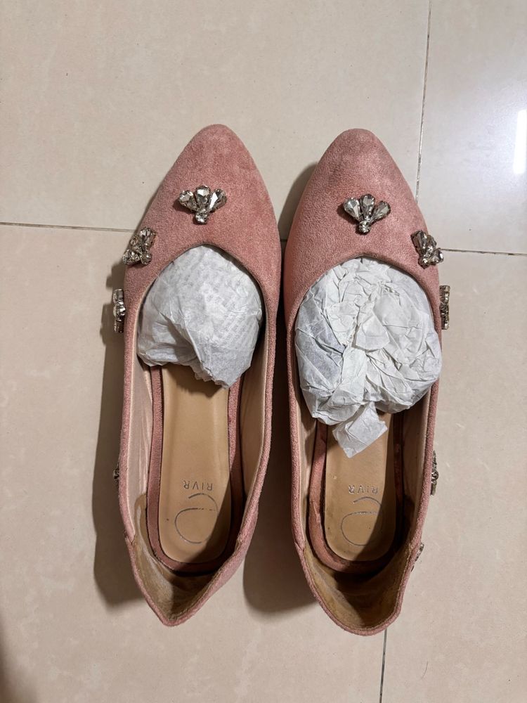 Diamond studded ballerinas