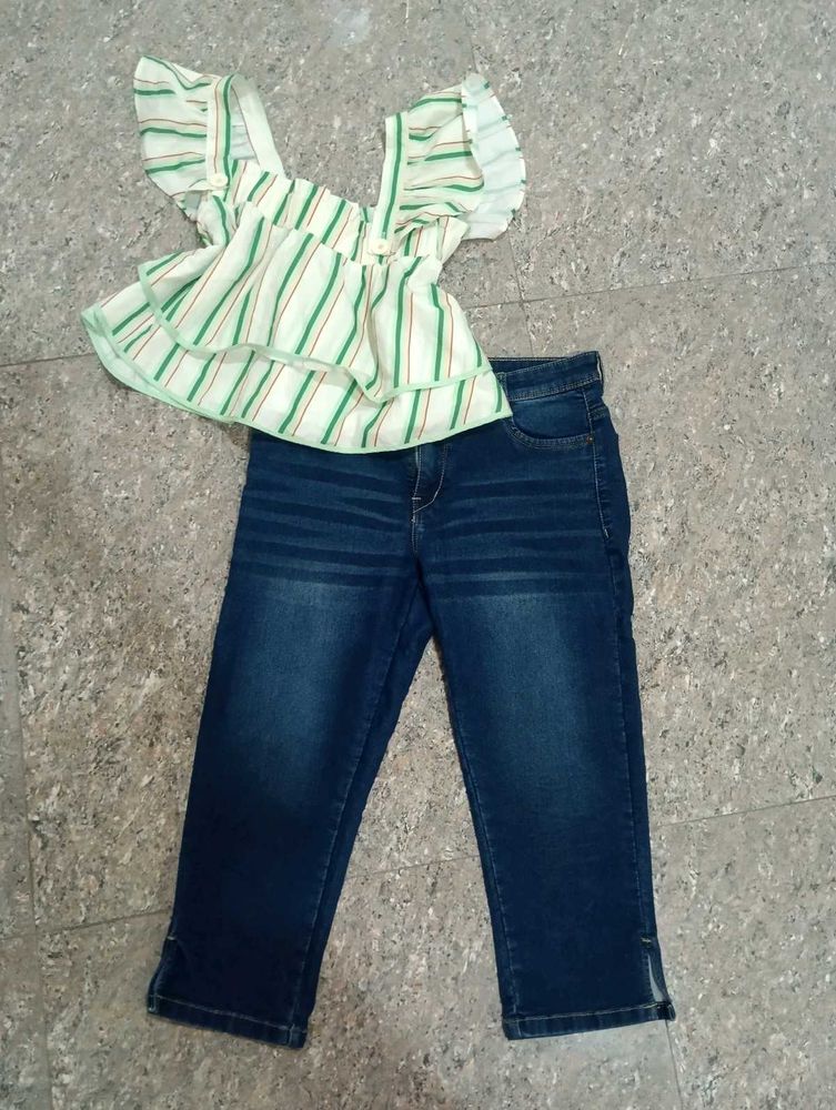 Classic Mid Wash Straight Leg capri Jeans