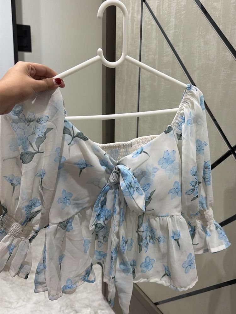 Chic Floral Print Tie-Front Top