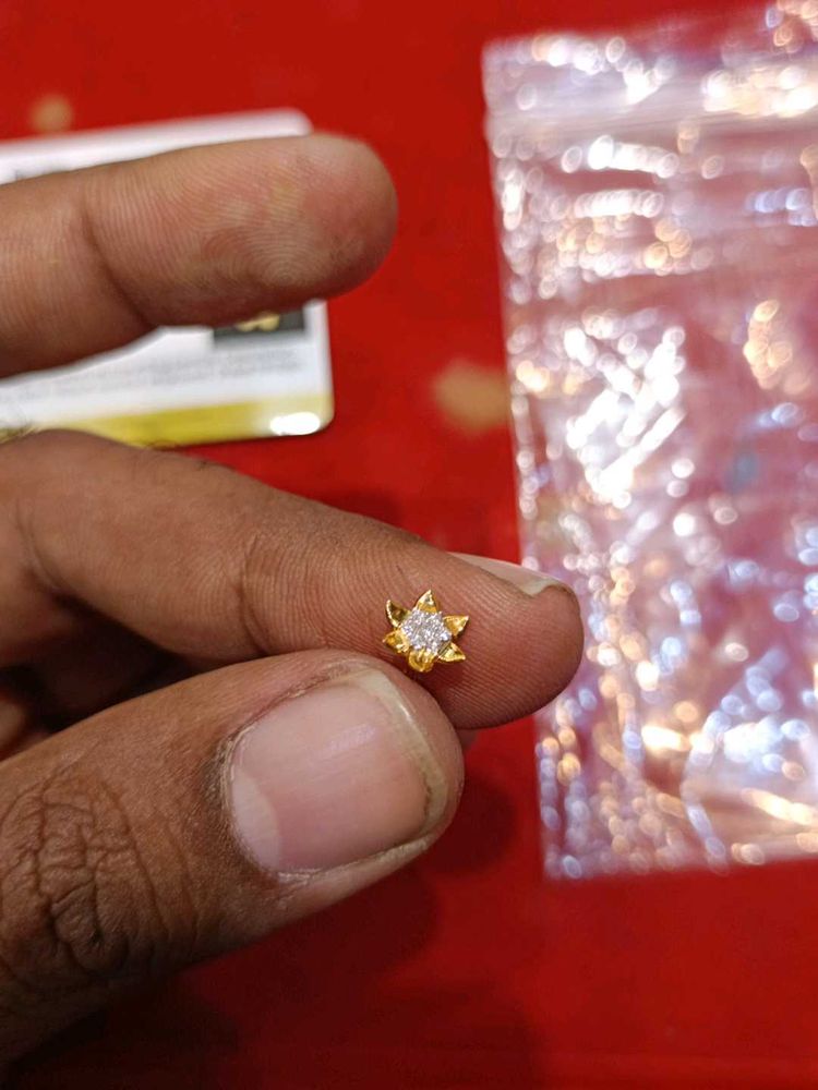 Star Nose Pin