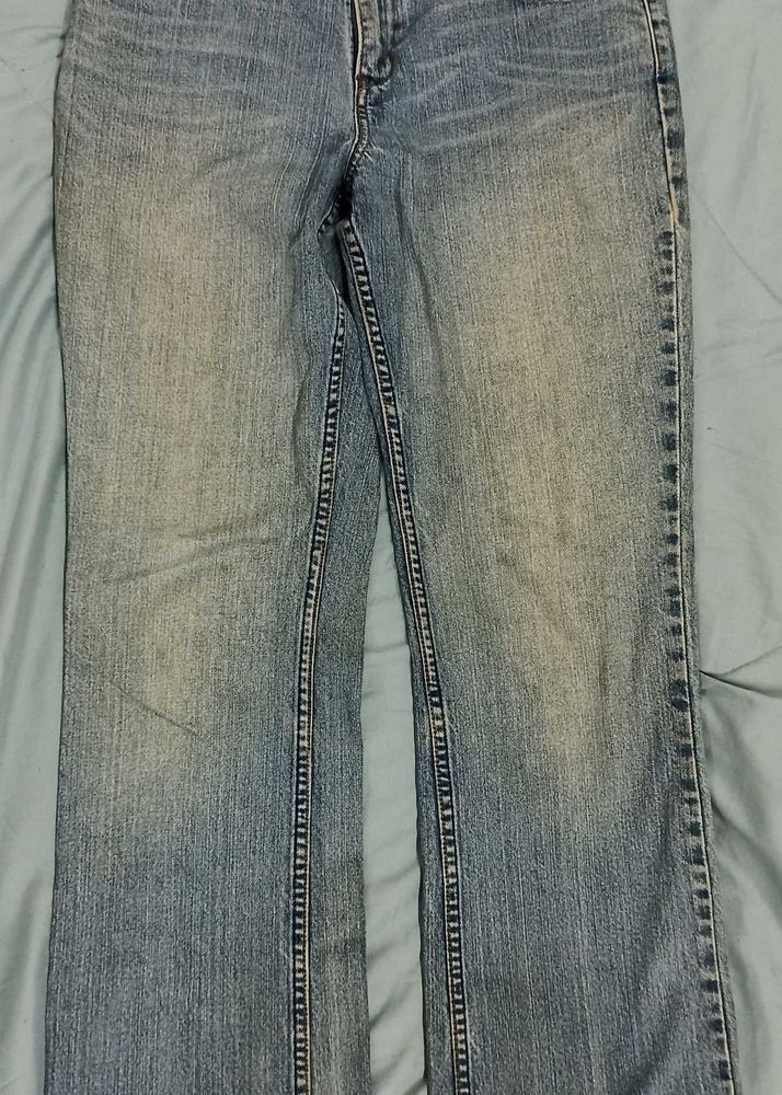 Levi's light Wash Denim Jeans