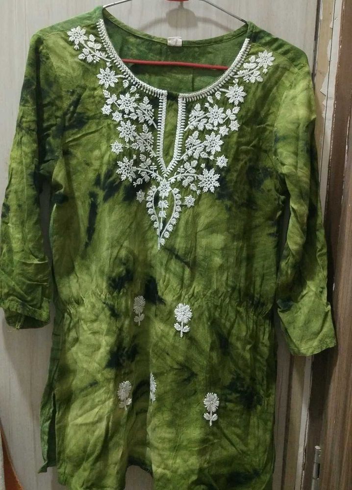 Green Tie-Dye Embroidered Kurta