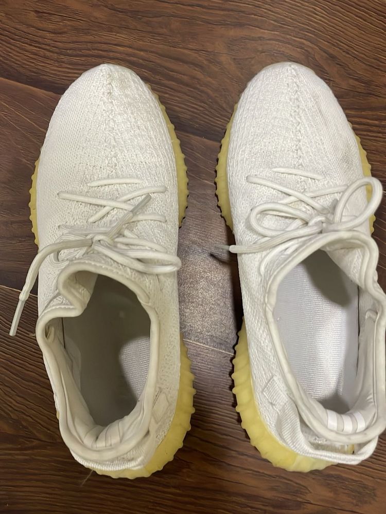 Cream Adidas Yeezy Boost 350 V2