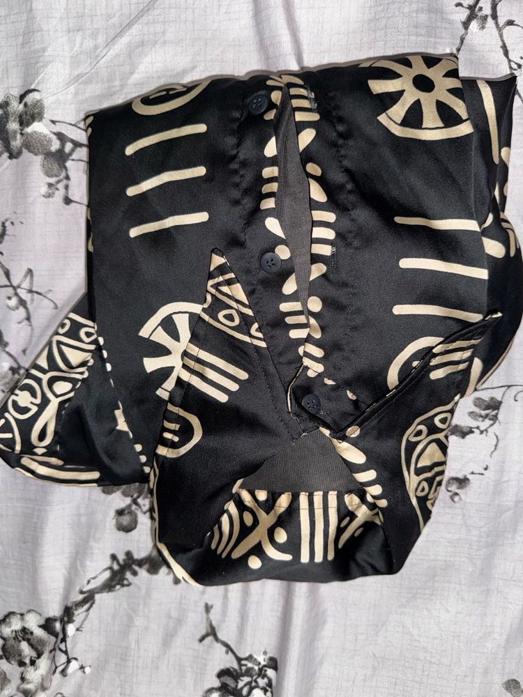 Black &amp; Beige Abstract Print Button-Up Shirt