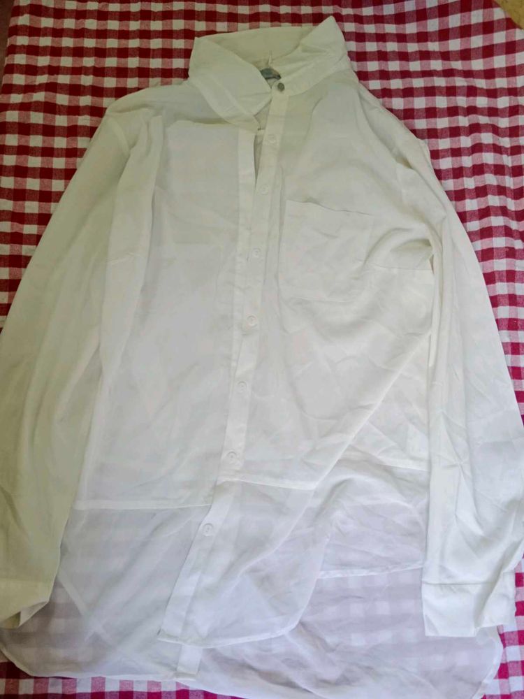 Chic White Collared Button-Up Shirt