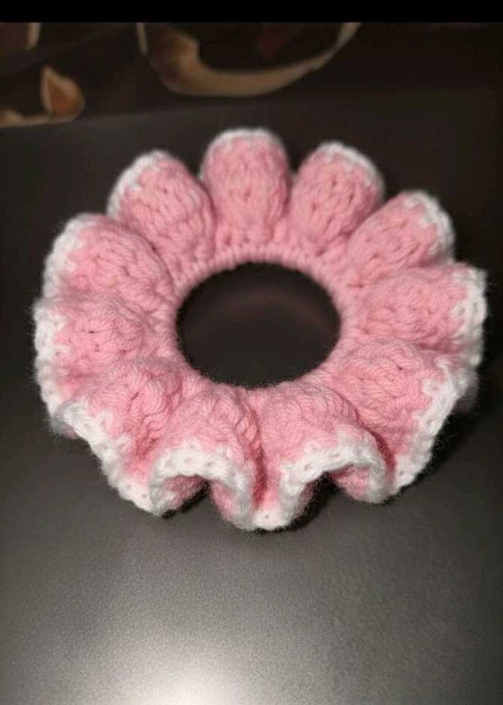 Pink &amp; White Crochet Scrunchie