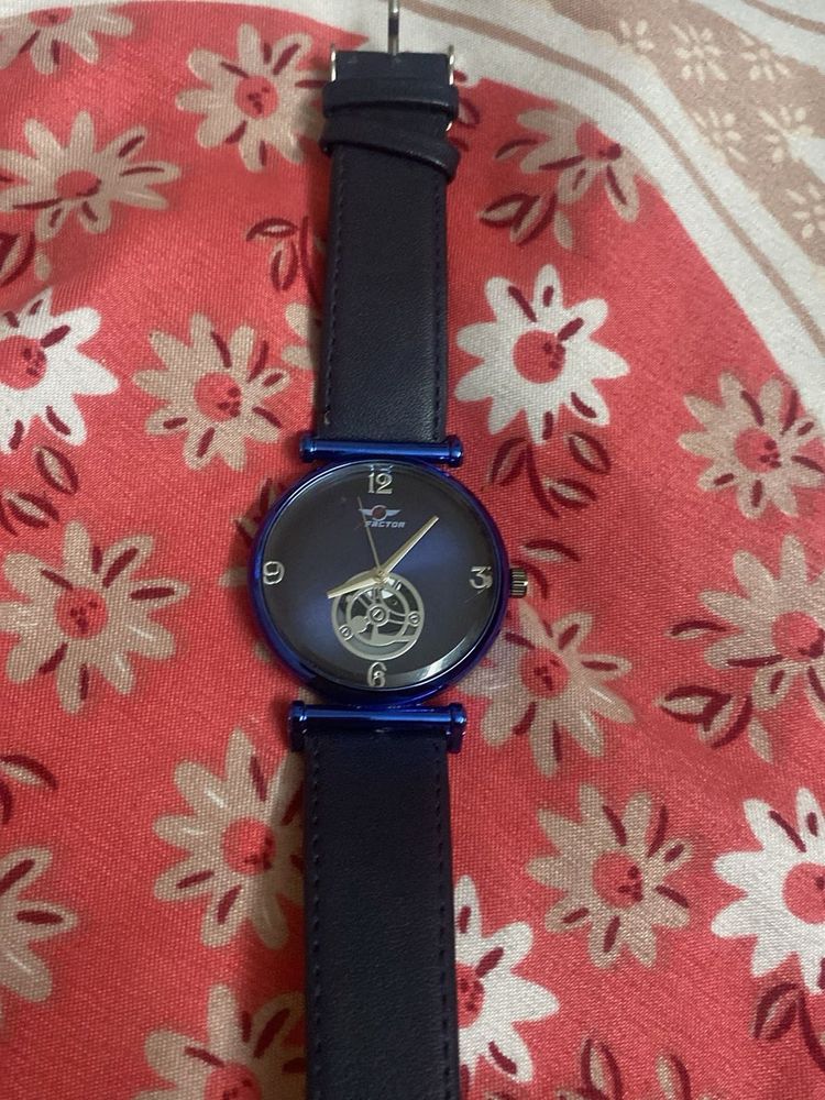 Stylish Blue Dial Leather Strap Watch