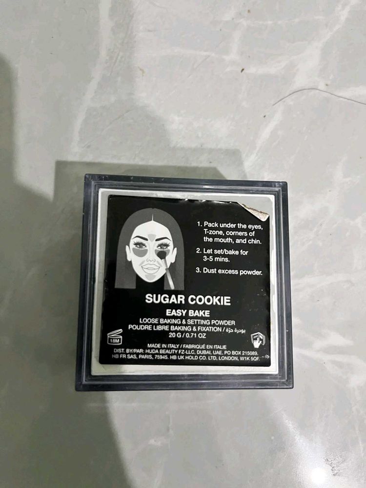 Huda Beauty Easy Bake Setting Powder