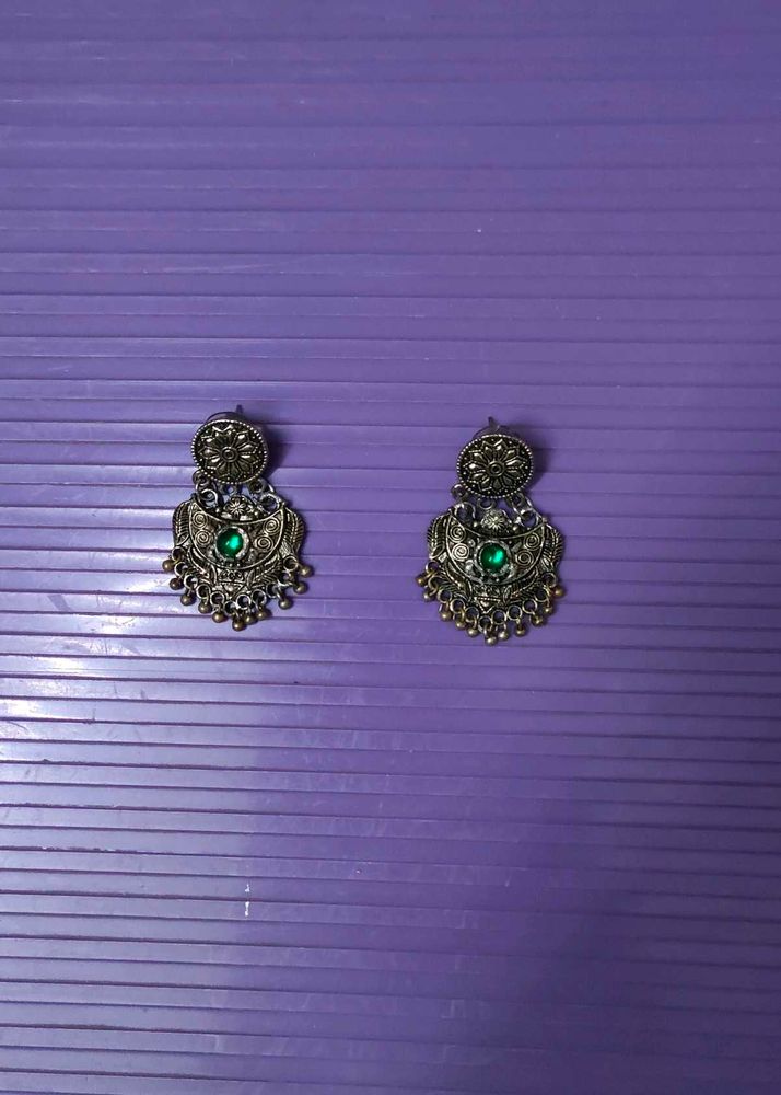 PRICE Drop Emerald Look Alike Green Antique Dangle