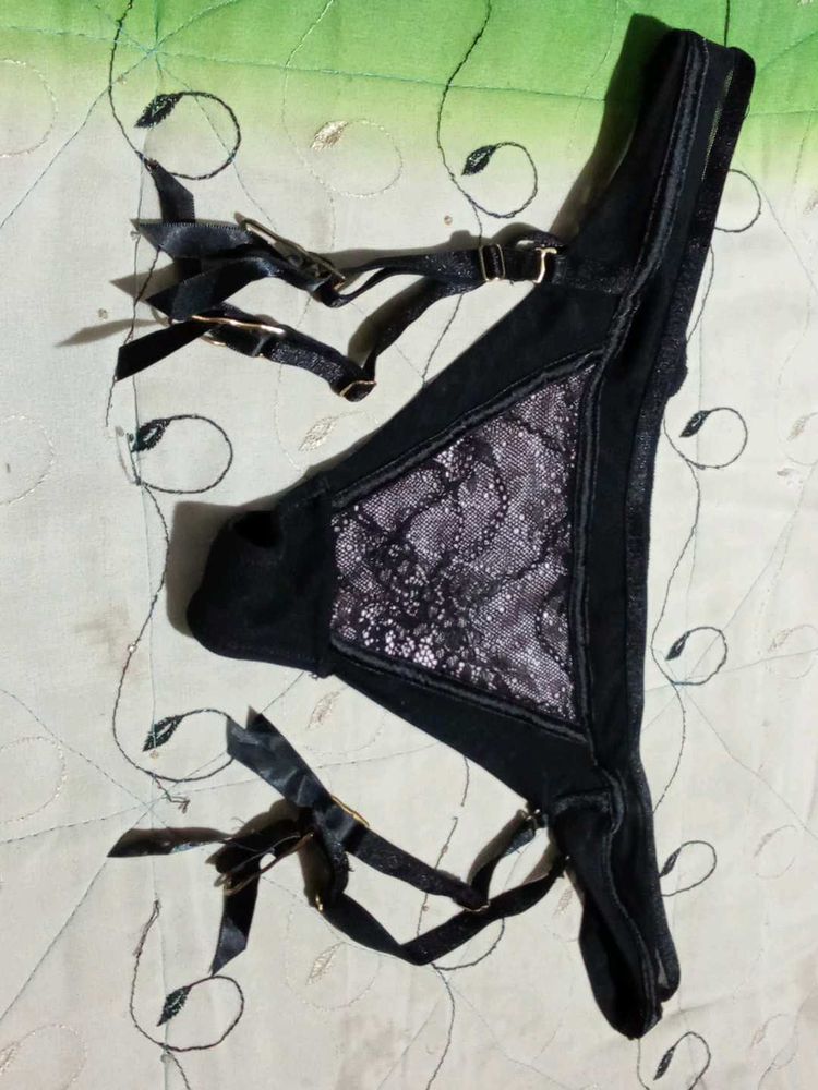 Lace Detail Suspender Belt