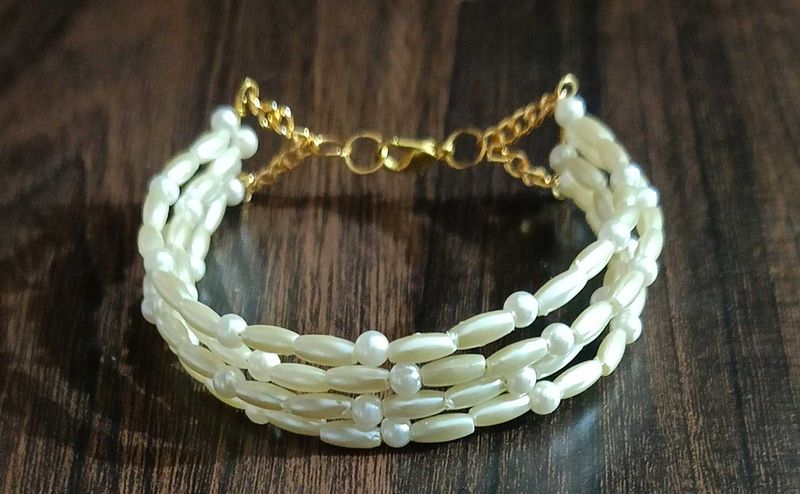 Elegant Multi-Strand Pearl Bracelet