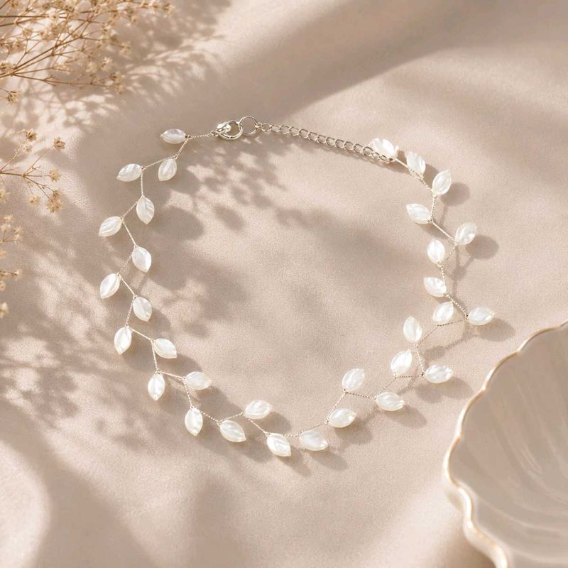 Elegant Pearl Leaf Necklace