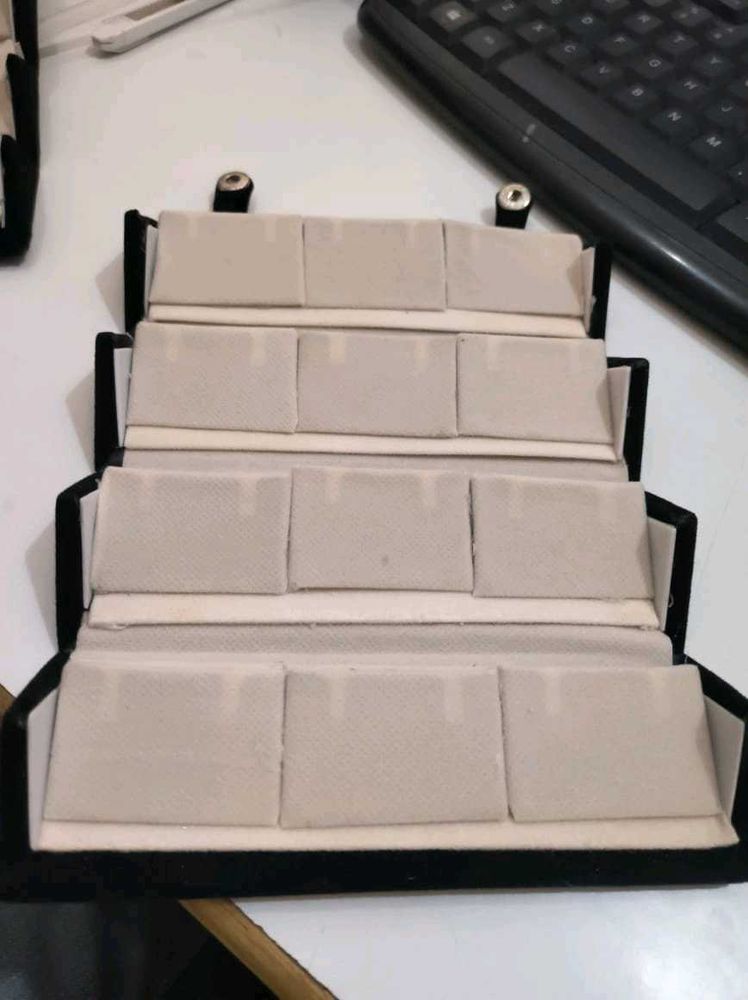 12 Pic's Jewelry Organizer Box