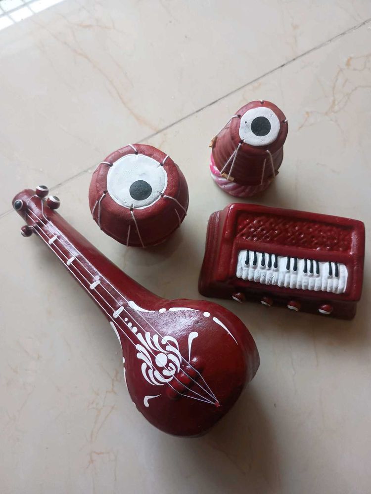 Krishnangar Indian Musical Clay Decor Showpiece
