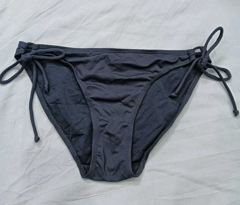 😍 Classic Black Bikini Bottom