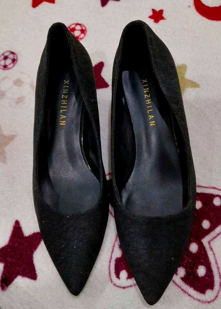 Elegant Black Pointed Heels