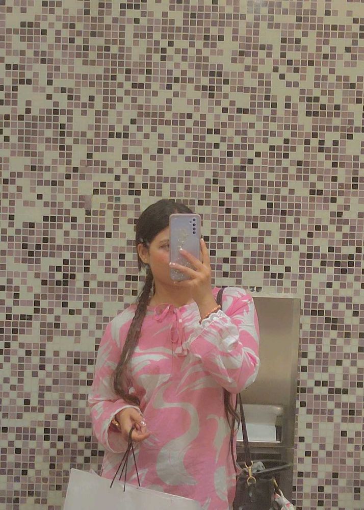 trending Pink &amp; White Kurti