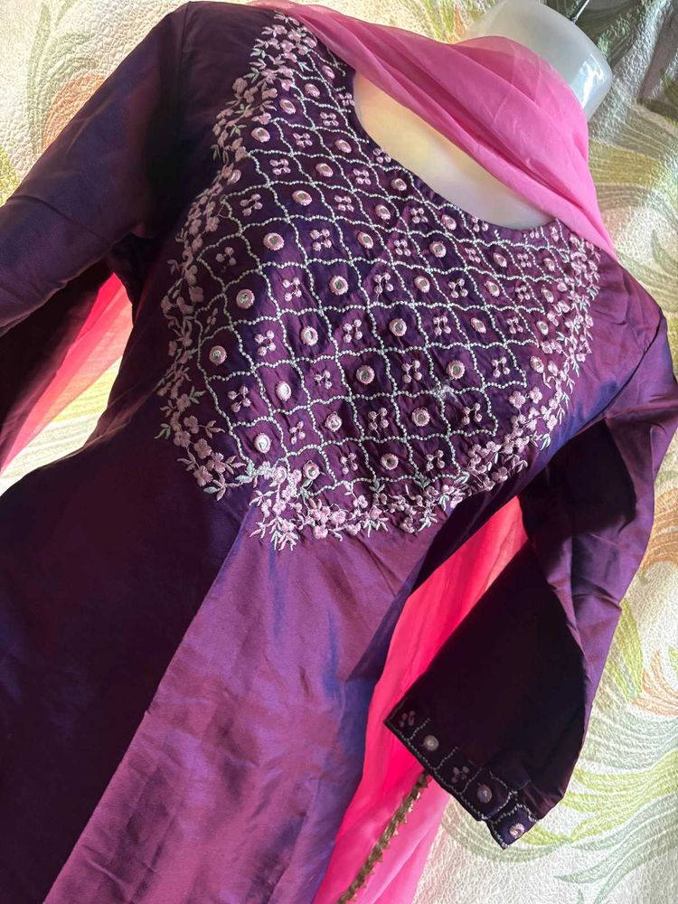 Elegant Embroidered Kurta Set