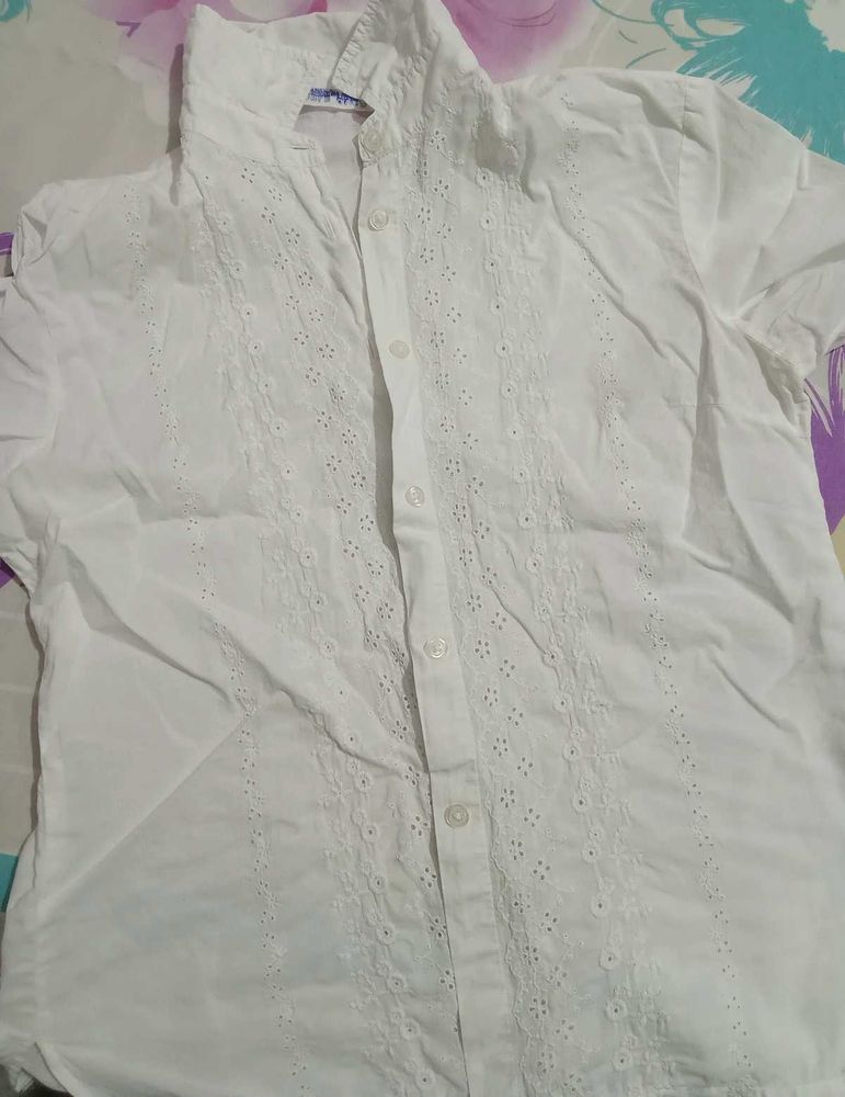 Chic White Embroidered shirt