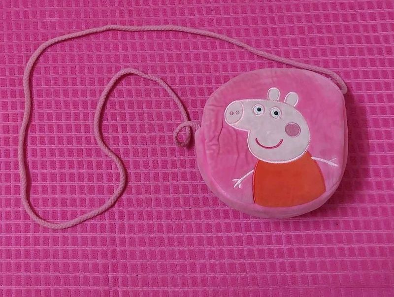 Hamleys Cute Peppa Pig Pink Shoulder Bag