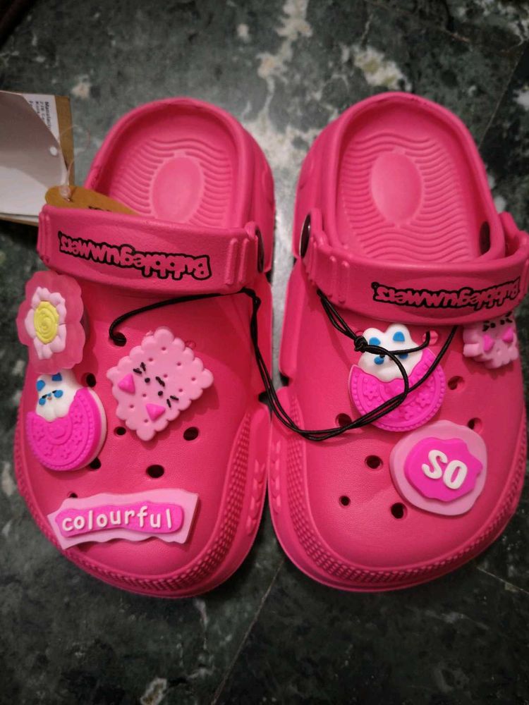 Bata new adorable Pink Kids' Clogs in size 10