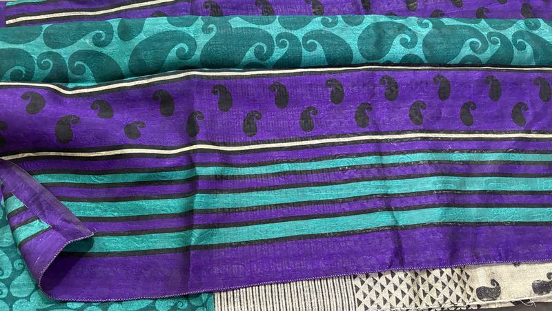 Vibrant Paisley Print Saree silk