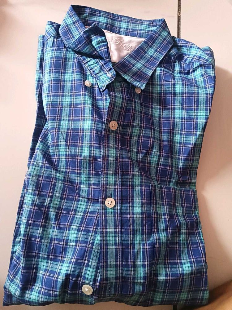 Classic Blue Plaid Button-Up Shirt(new)