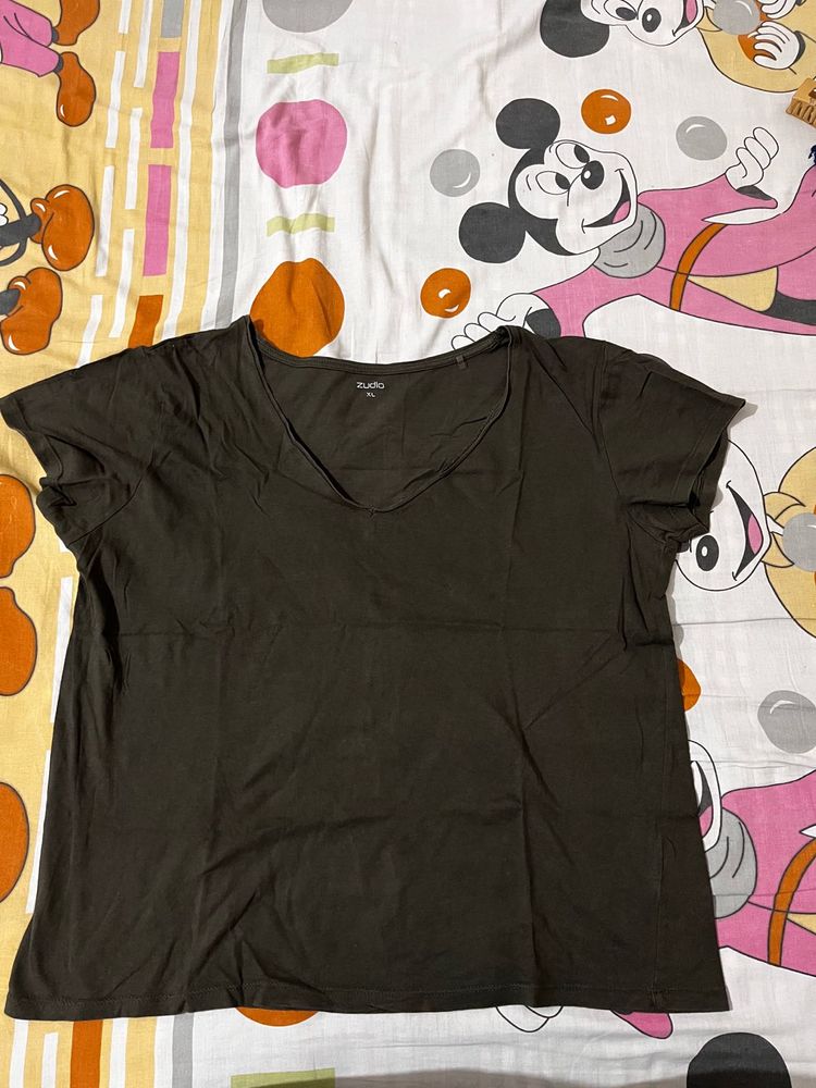 Basic Olive Green V-Neck T-Shirt