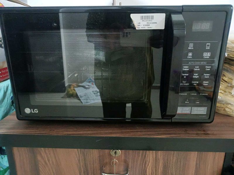 LG Microwave Oven
