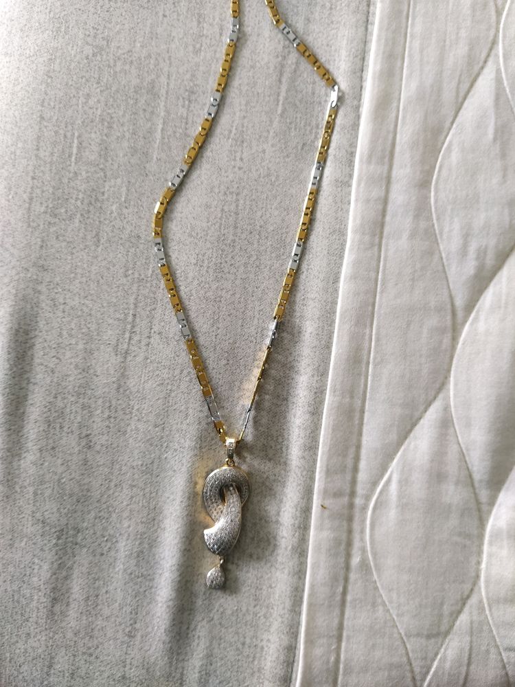 necklace with pendant