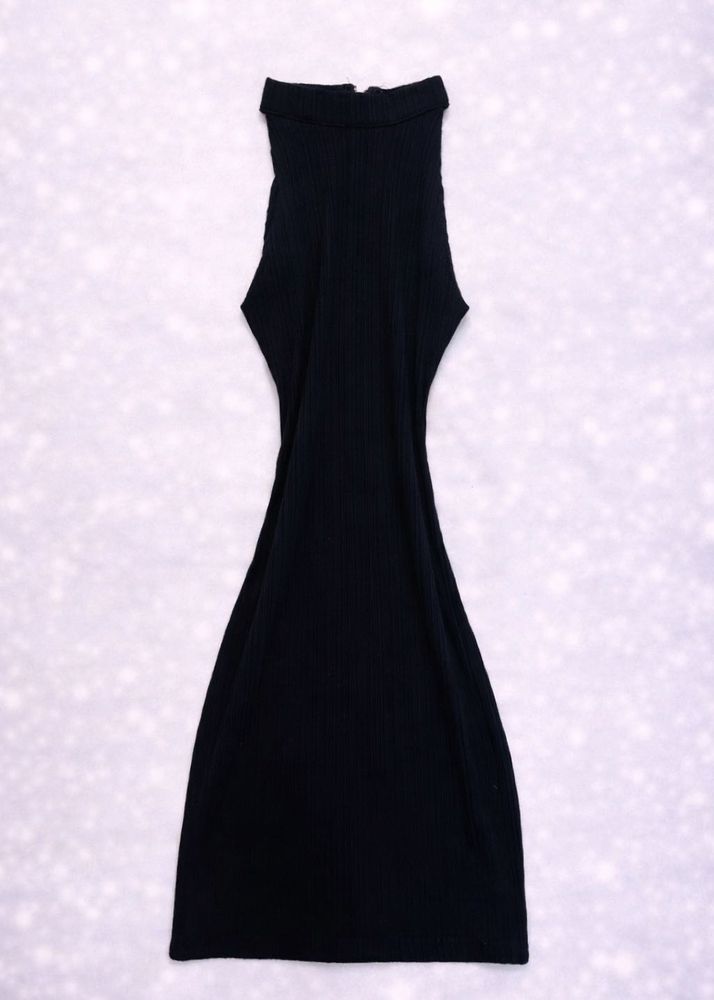 Sleek Black Sleeveless Dress